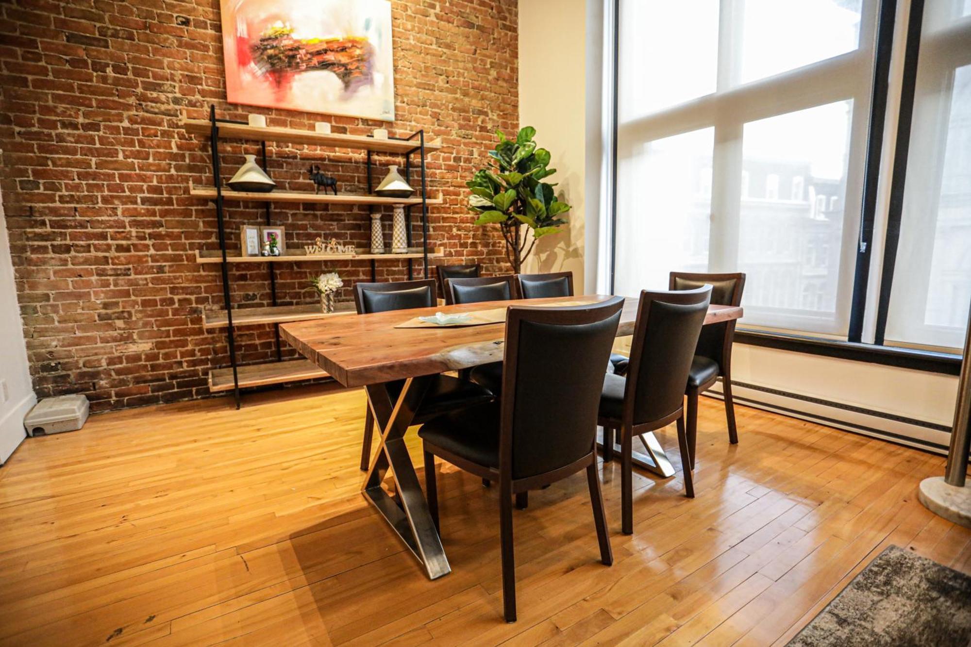 Elegant 1-Bedroom Apartment In Old Port- 301 Montreal Exterior photo